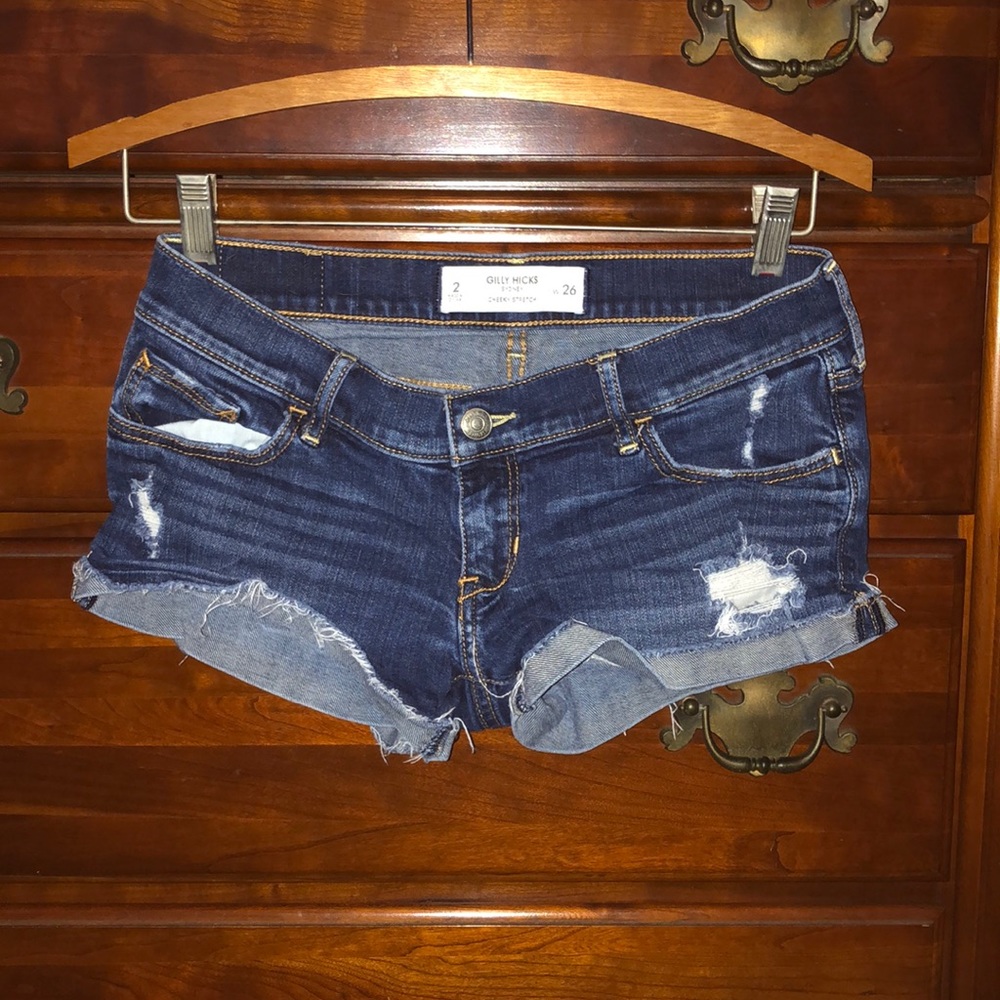 ✨GILLY HICKS Jean shorts, size 2✨